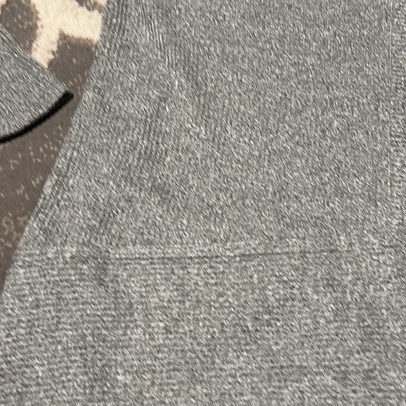 Rio & rian gray top. V neck.  New. Size large. Super soft and stretchy. - Picture 2 of 4